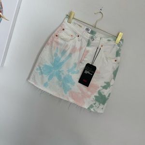 Levi’s High Rise Deconstructed Tie Dye Skirt Sz 27